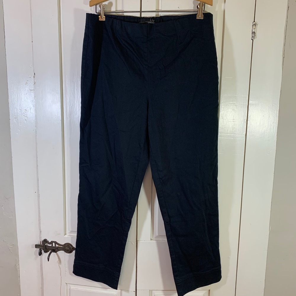 Liv by Habitat Black‎ Stretch Pants Women L Cropped Pull-On Tapered Leg Comfort